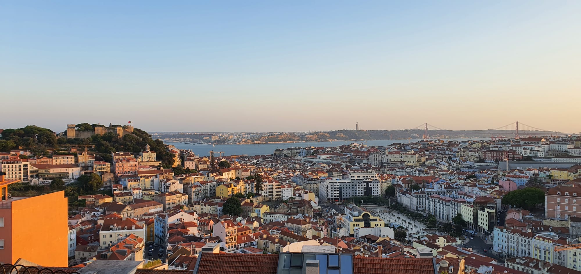 Vistas de todos los barrios de Lisboa desde Miradouro de Senhora do Monte